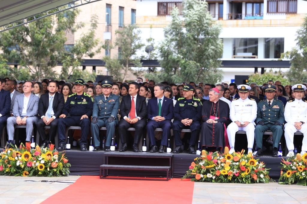 En la conmemoración de la Independencia de Antioquia, el gobernador invitó a construir el futuro con esperanza y optimismo