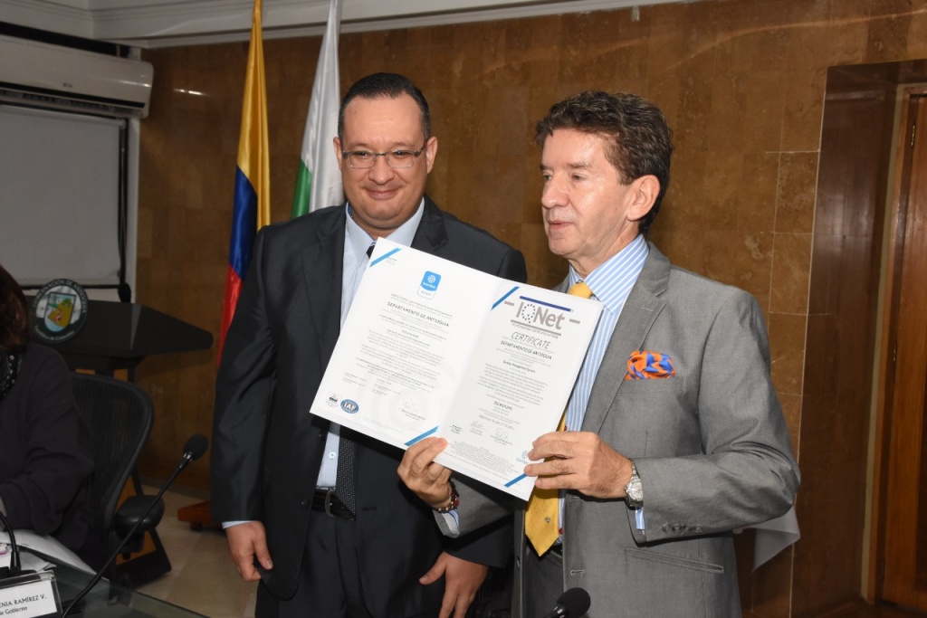 Gobernación de Antioquia recibió certificado de calidad en la norma ISO 9001 versión 2015