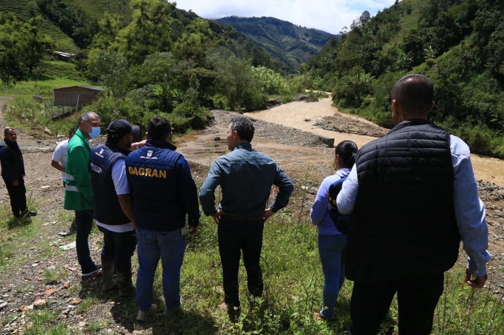 Gobernador de Antioquia visitó la zona de la tragedia en el municipio de Abriaquí