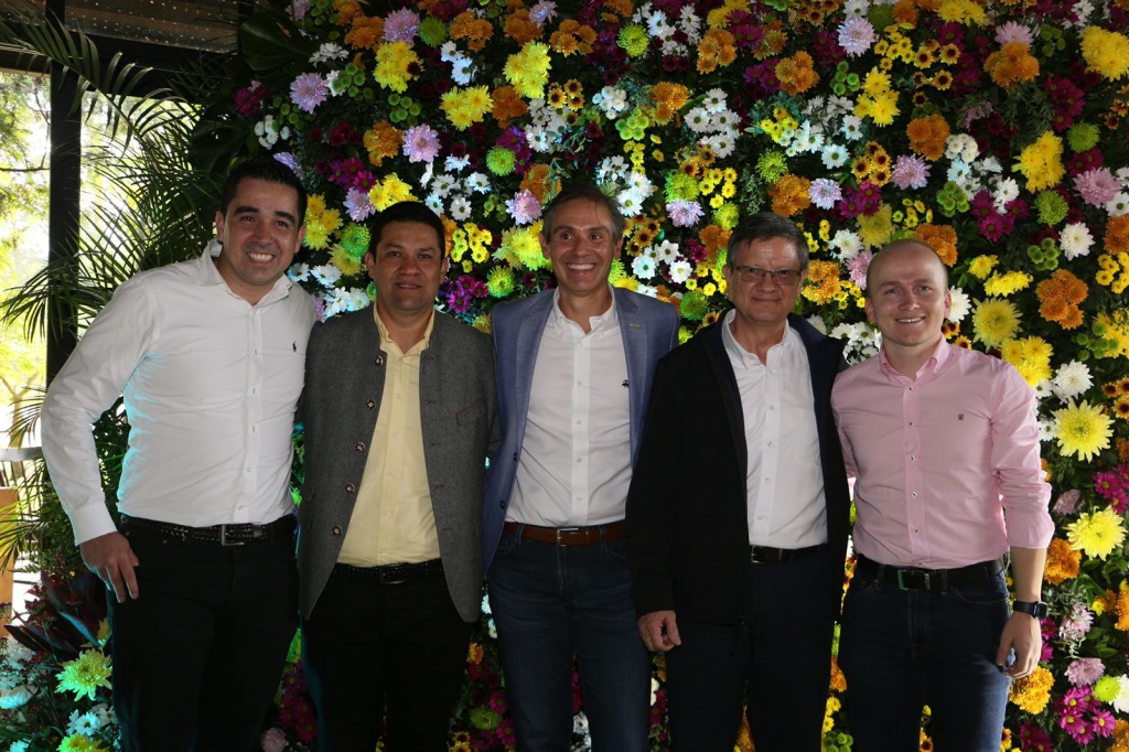 Gobernación de Antioquia acompañó a la empresa Flores El Capiro S.A. en la celebración de sus 40 años