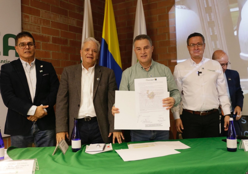 La Reforestadora Integral de Antioquia firma acuerdo con Aguas Nacionales EPM