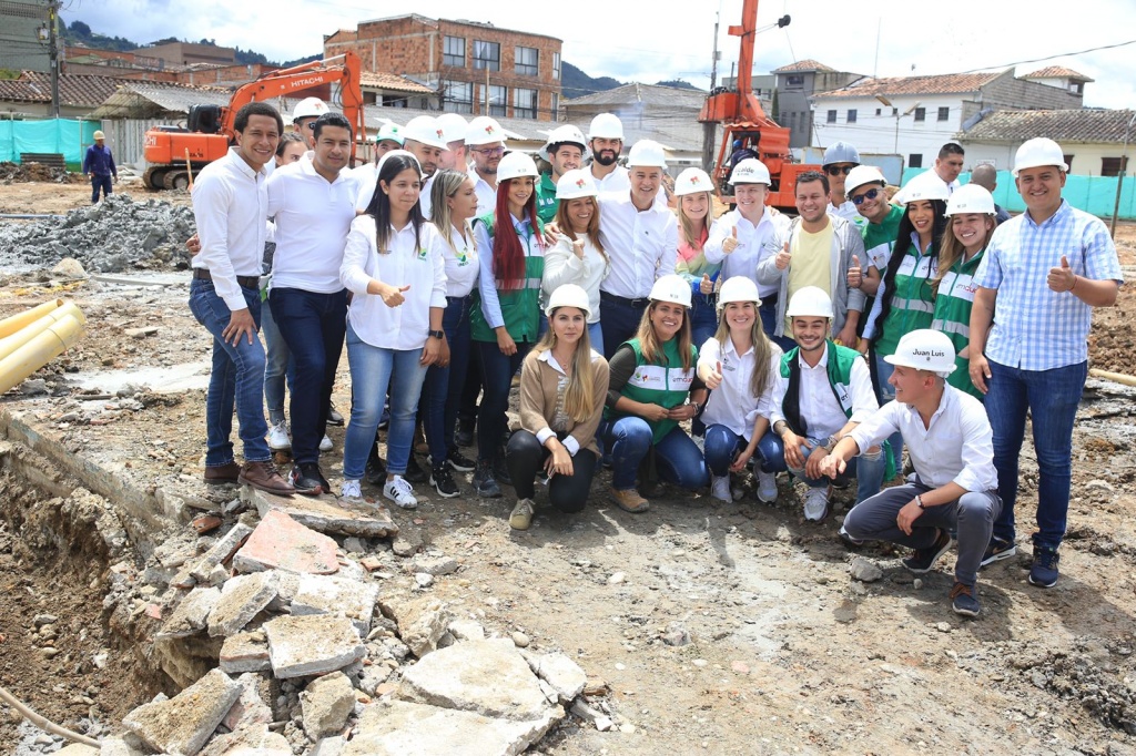 El gobernador de Antioquia revisó los avances de las obras de la nueva plaza de mercado de La Ceja