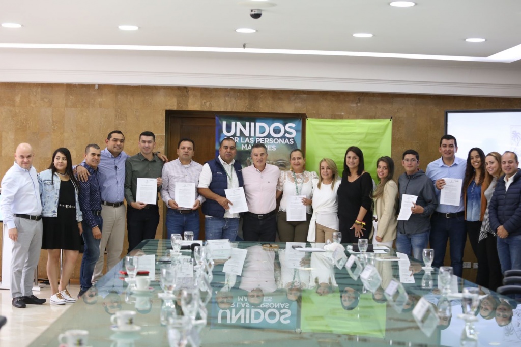 Gobernación de Antioquia firmó la construcción de siete nuevos Centros Vida Día