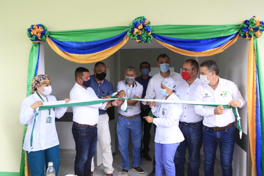 Gobernador puso al servicio de la comunidad de San Roque moderna infraestructura deportiva y de salud