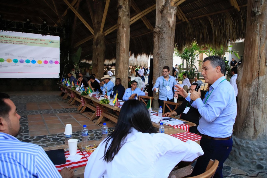 Gobernador de Antioquia anuncia en Cumbre de Gobernadores caravana médica al Bajo Cauca