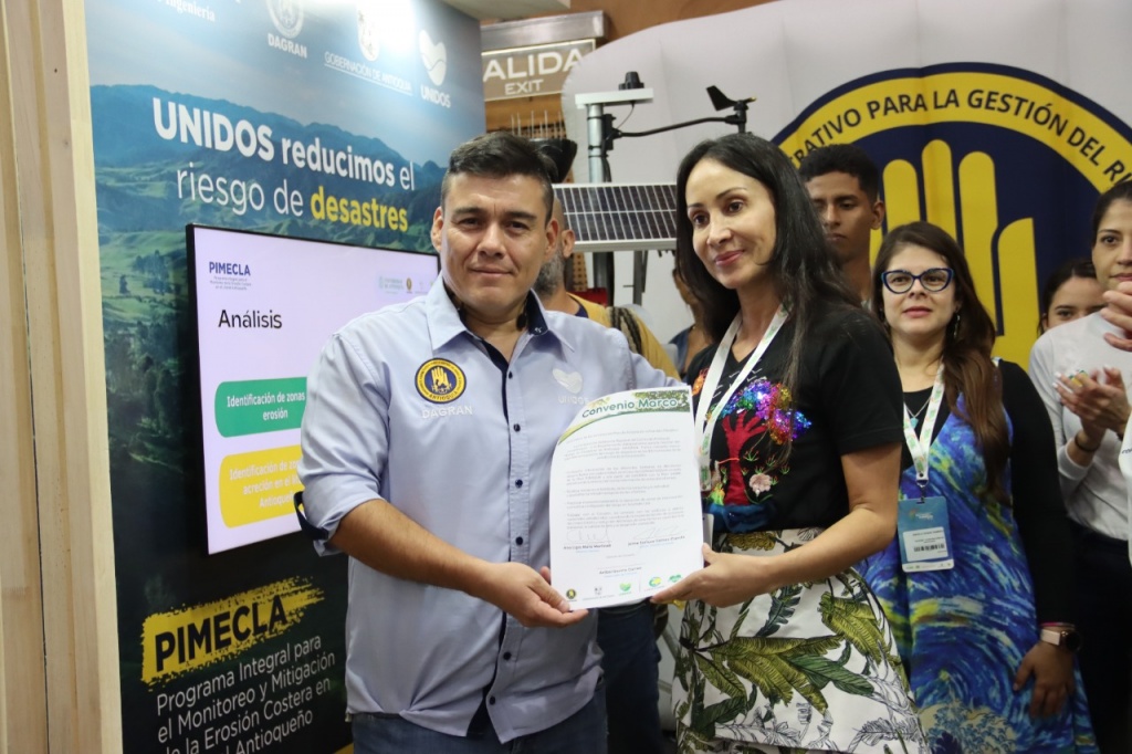 ¡Es un hecho! Dagran y Corantioquia firmaron convenio para fortalecer el Sistemas de Alerta y Monitoreo de Antioquia